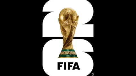 切尔西新赛季客场球衣预告：米白色基调，搭配红绿条纹装饰